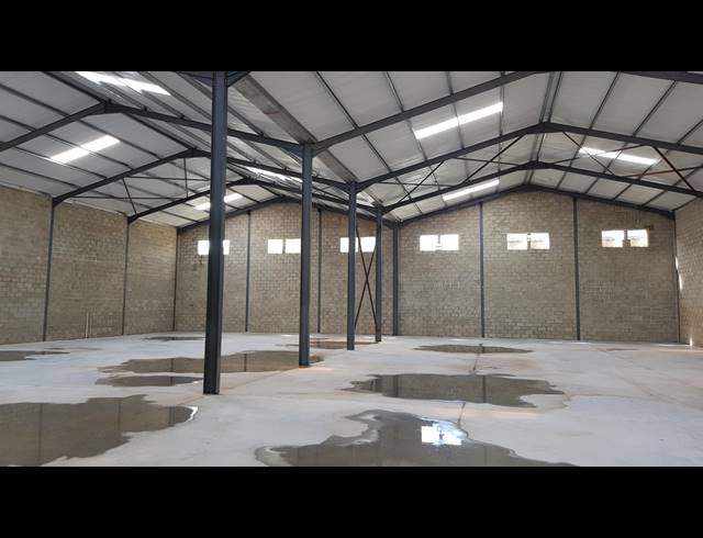 1,107M² FACTORY FOR SALE IN SAXENBURG PARK 2
